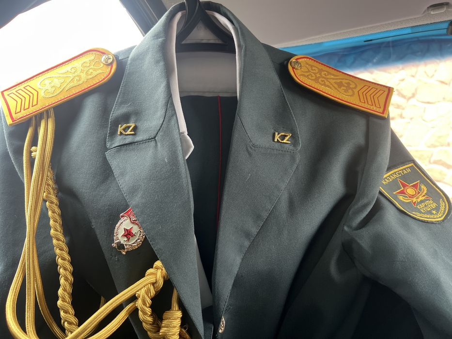 Парадная форма ракета и артилерия