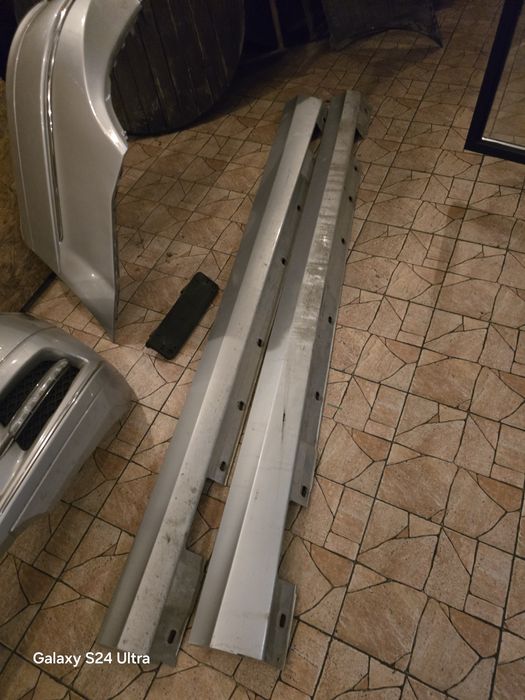 Мерцедес с 350 оборудвана предна броня прагове и задна