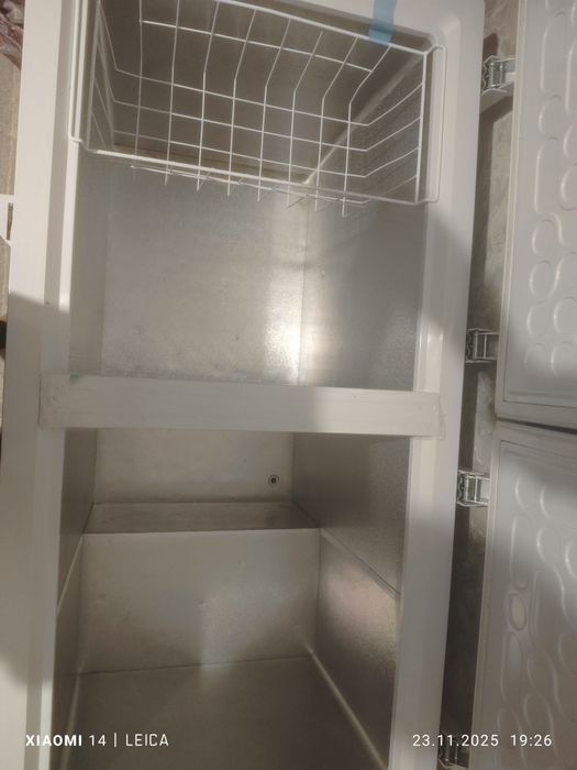 Морозильник почти новый