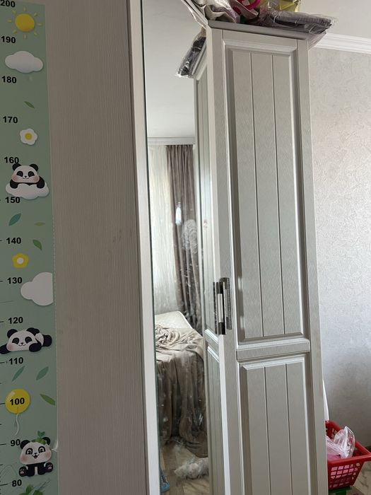 Шкаф угловой в хорошем состояний