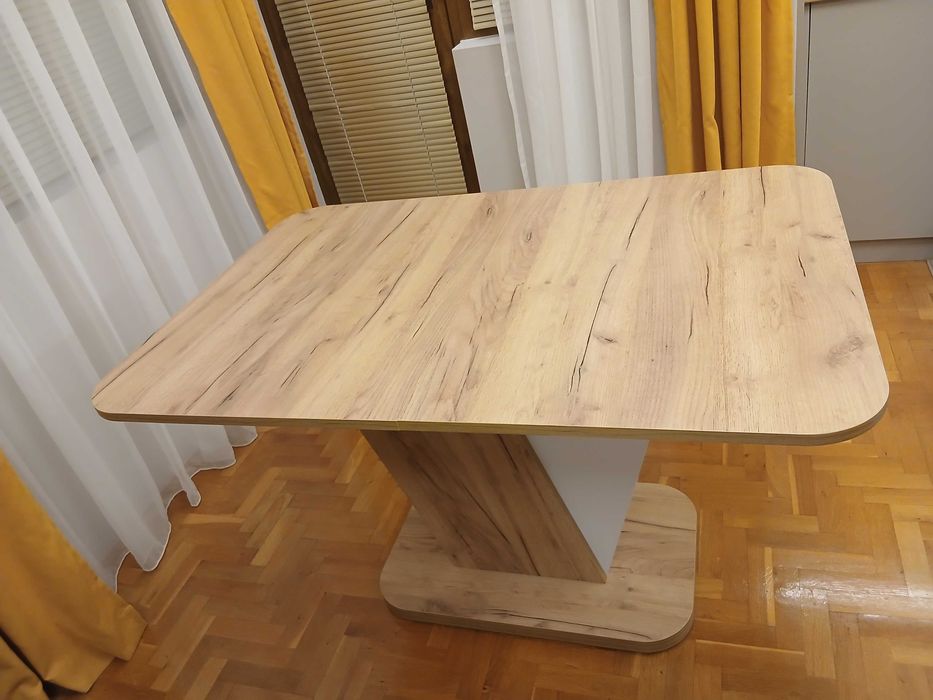 Трапезна маса дължина 160/120см. ширина 80см.