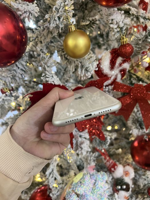 Продам IPhone 11 128 не вскрытый