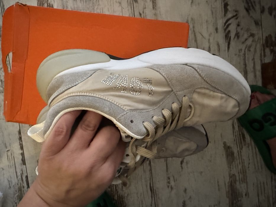 Кецове Love Moschino