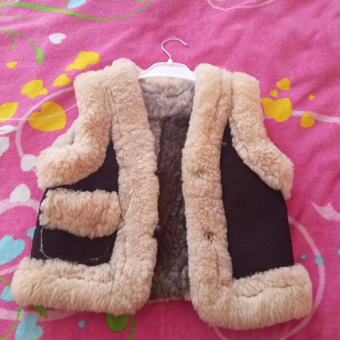 Куртки,шубка,канбенезон,желет.