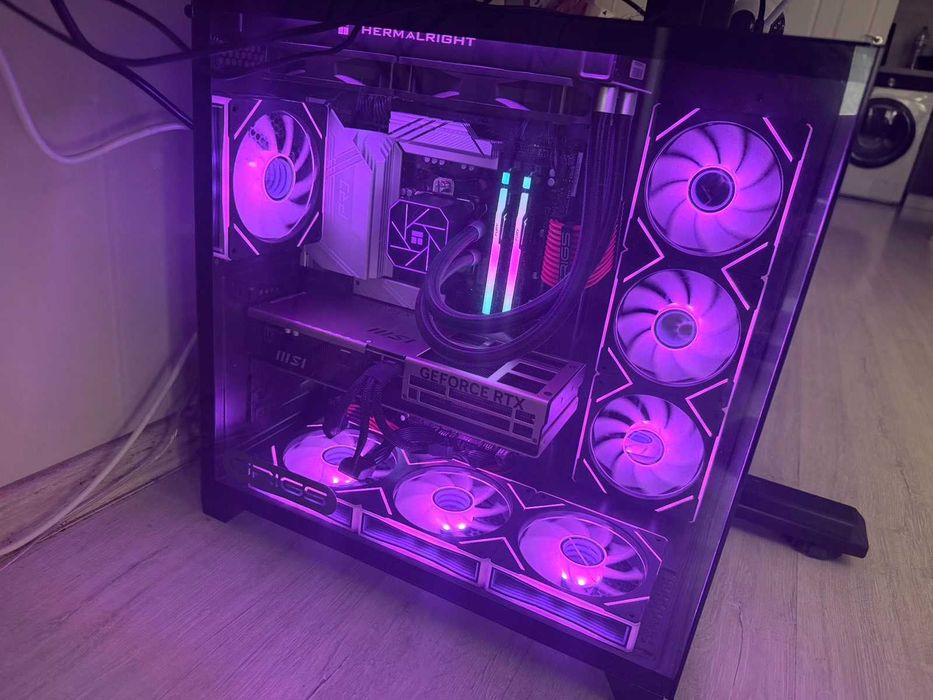 Гейминг компютър RTX 5080 / Ryzen 7 9800x3d/ 32GB DDR5 / 2TB