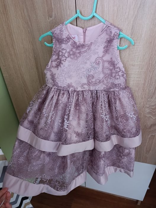 Дантелена детска рокличка