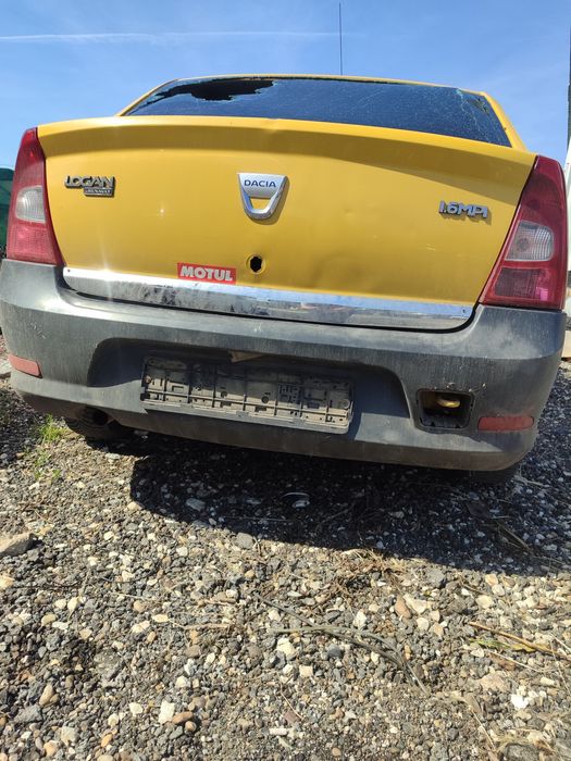 Дачия Логан 1 .6 на части