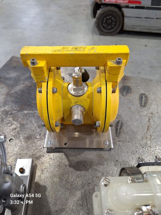 Мембранна  помпа