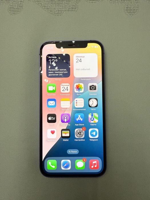 Телефон IPhone 12