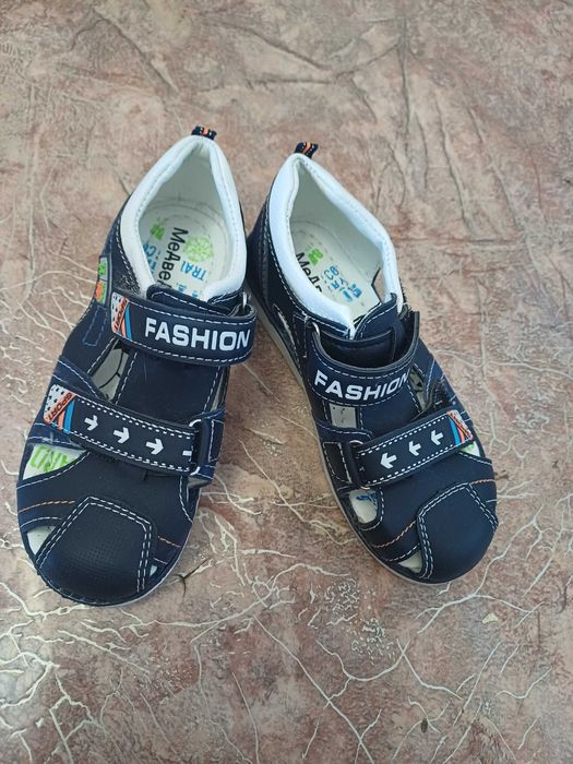 Отдам одежду и обувь