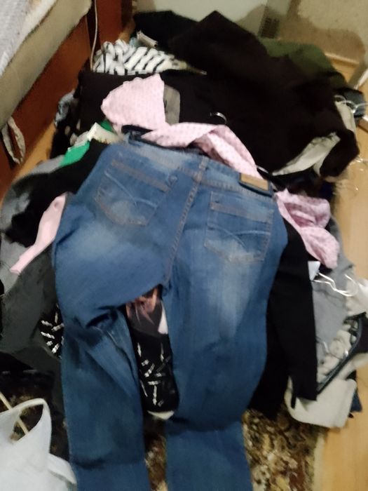 Дрехи на едро и дребно