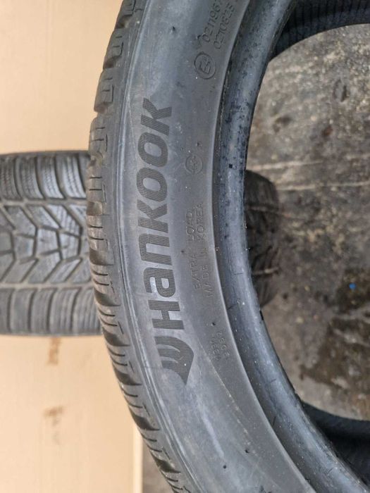 2 Hankook R19 235/45
Зимни гуми 
DOT3120