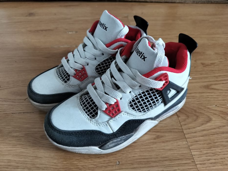 Детская обувь. .