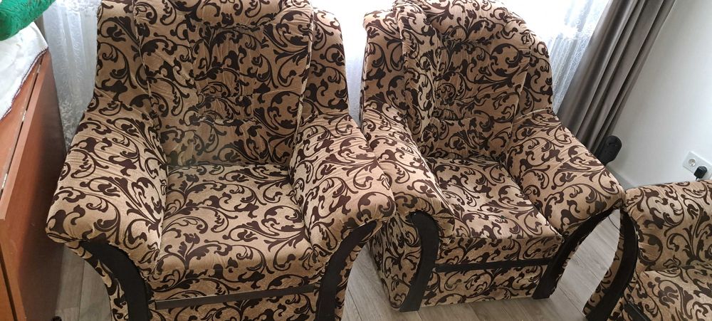 Canapea extensibilă 3 locuri  cu 2 fotolii living