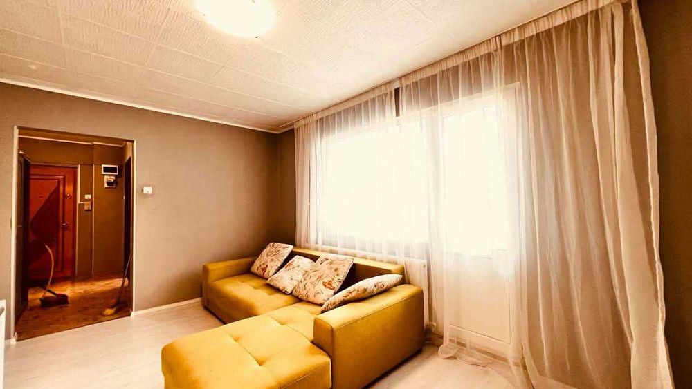 Apartament trei camere