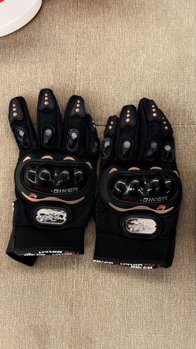 Каска за мотор MT Helmets Размер M 57-58 + подарък Ръкавици