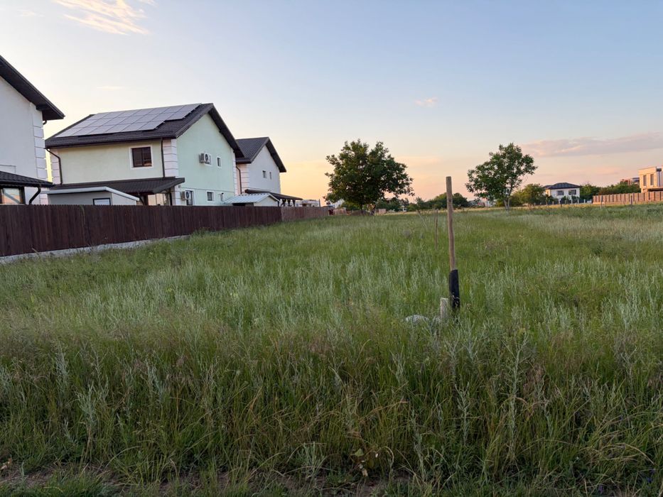 Teren intravilan 1.500 mp de vânzare – Strada Castanului, Tunari