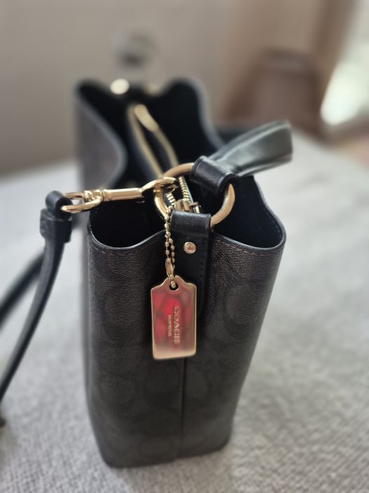 Coach Signiture Bag