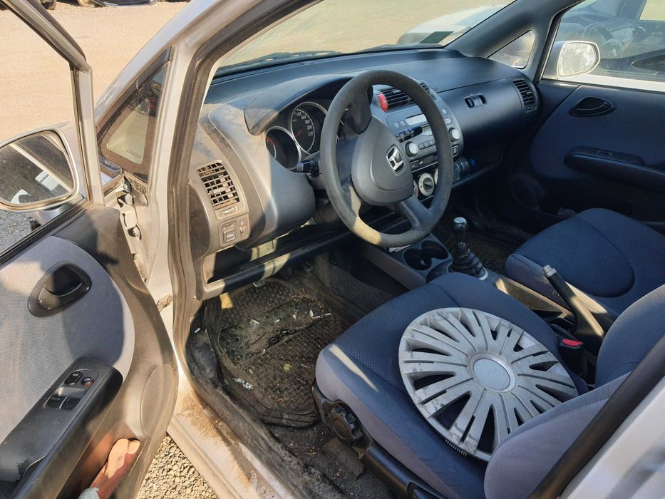 На части! Honda Jazz 1.3