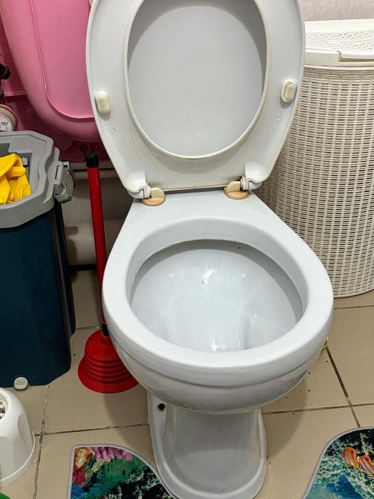 Продам раковину и унитаз