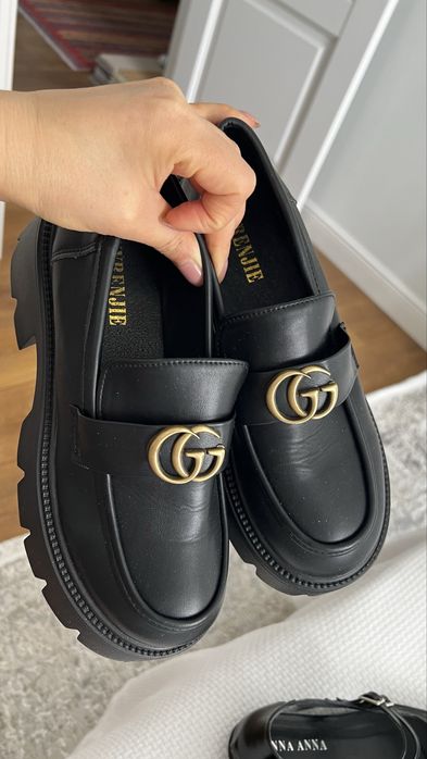 Лоферы и сандалии