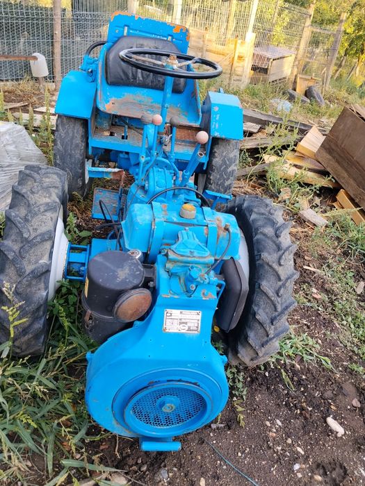 Vând tractoraș stare buna de funcționare