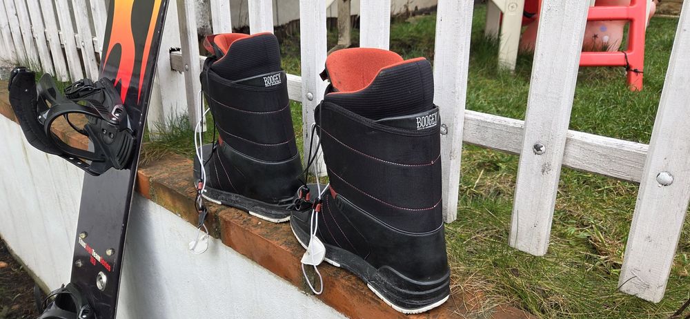 Set Snowboard Titus Logo Team Series 163 cm + Legături Rage+Boots Wedz