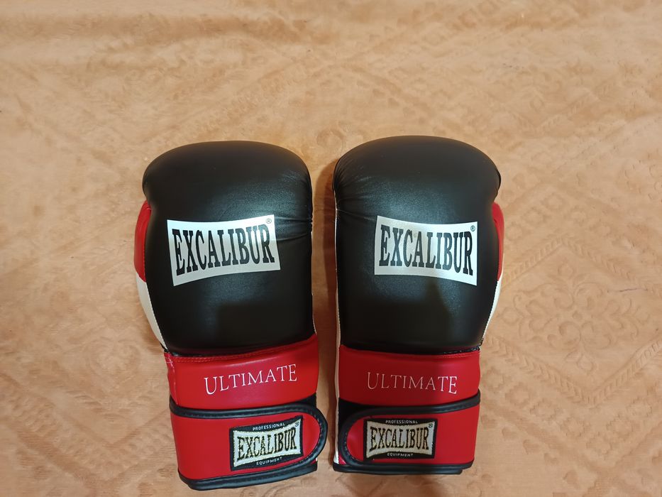 Боксерские перчатки 16 oz