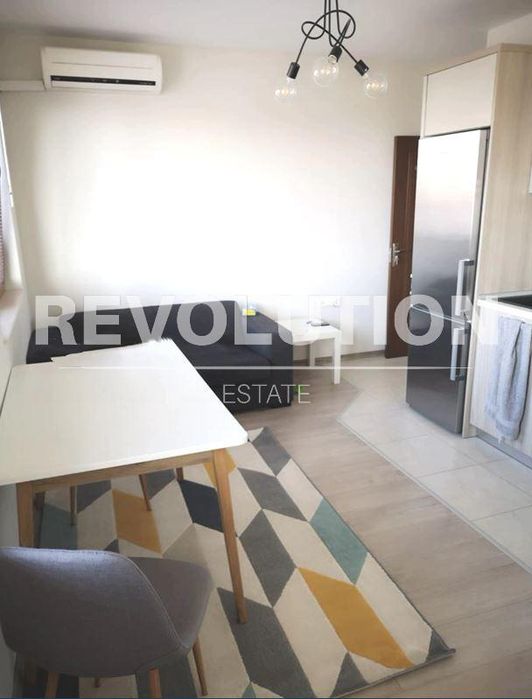 Двустаен апартамент в района на Зимно кино Тракия!