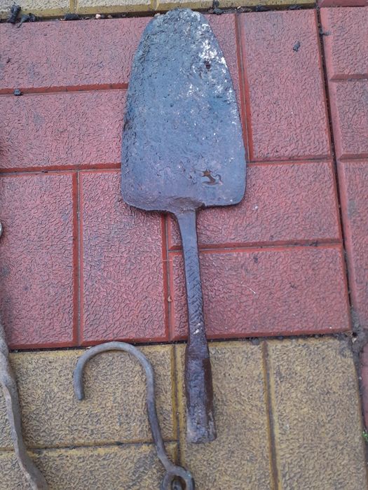 Вериги за огнище , ръжени за жар и ченгели за дране.