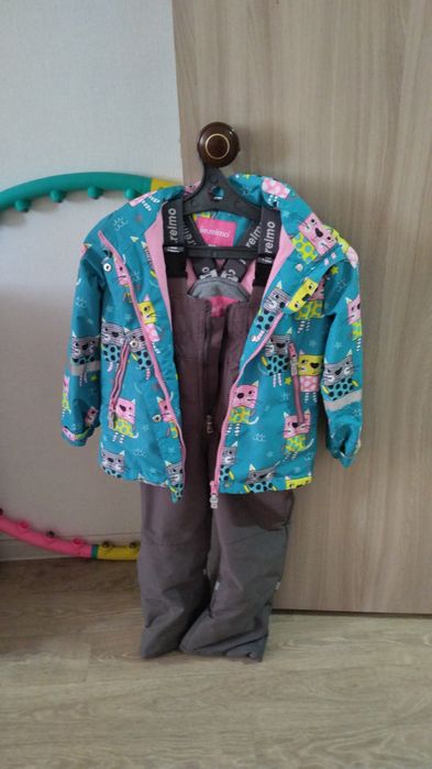 Продам комбинезон для девочки