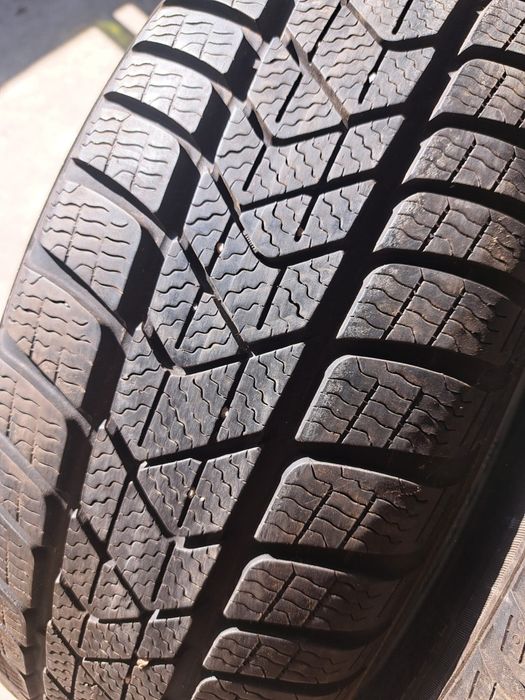 2 anvelope iarnă 205 60 r17 Pirelli