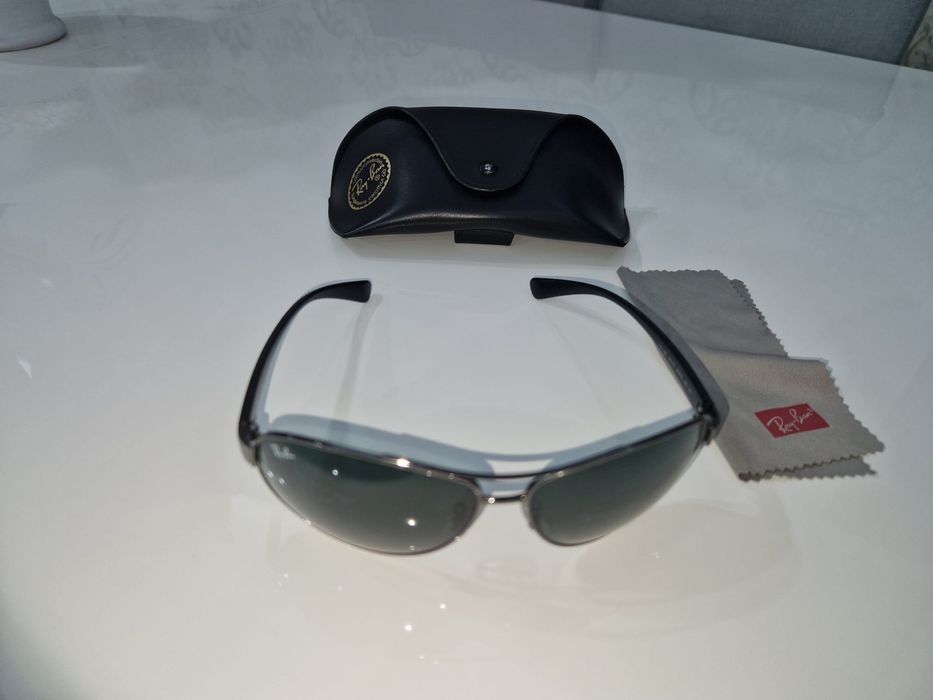 Vand ochelari de soare Ray-Ban Rb 3386