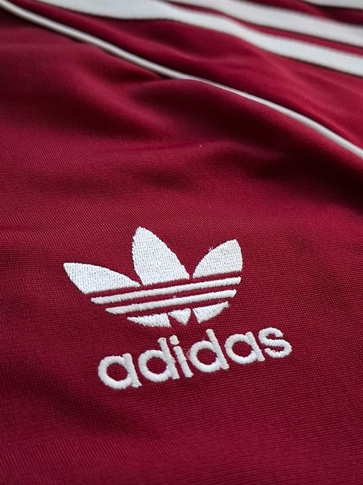 Горница Адидас / Adidas, размер XL за тийнейджъри и по-слаби мъже,