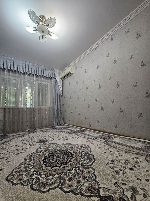 Сотилади ТТЗ-4    3/2/4   балкон 2х6.