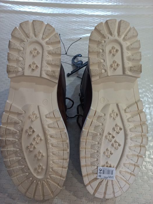 Ghete noi nr 45 imblanite culoarea maro