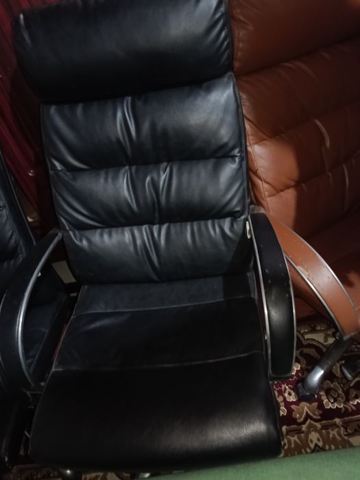 Продаются офисные кресла