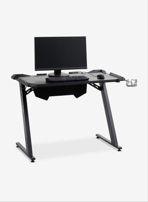 Gaming desk/Геймърско бюро с LED подсветка и поставка за чаши