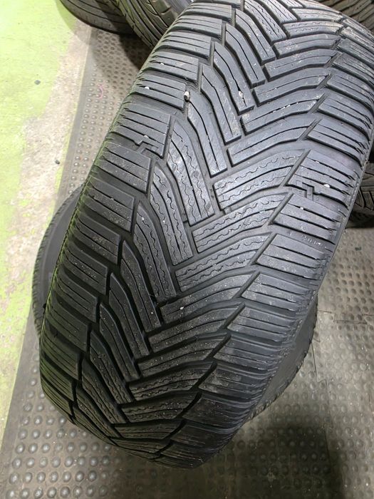2 бр зимни 205/55/17 Michelin 22г