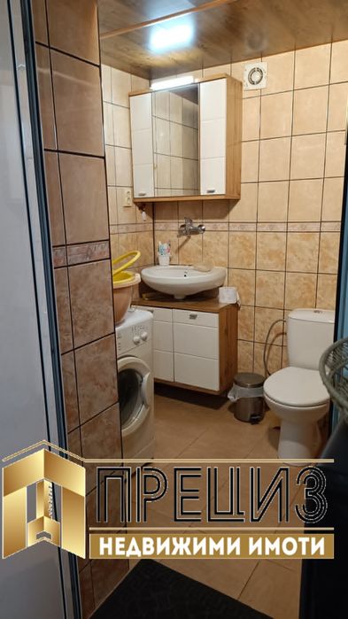 Продажба Къща гр. Каспичан - с. Златна нива 720m² и двор 720m²