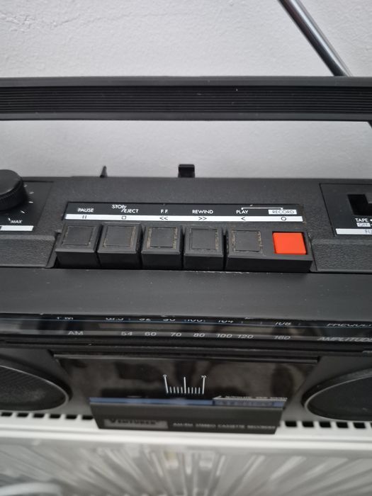 Vând Radio Venturer