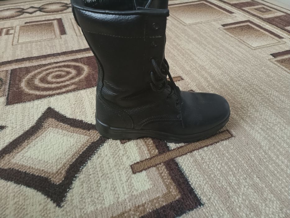 Продам качественные зимние сапоги