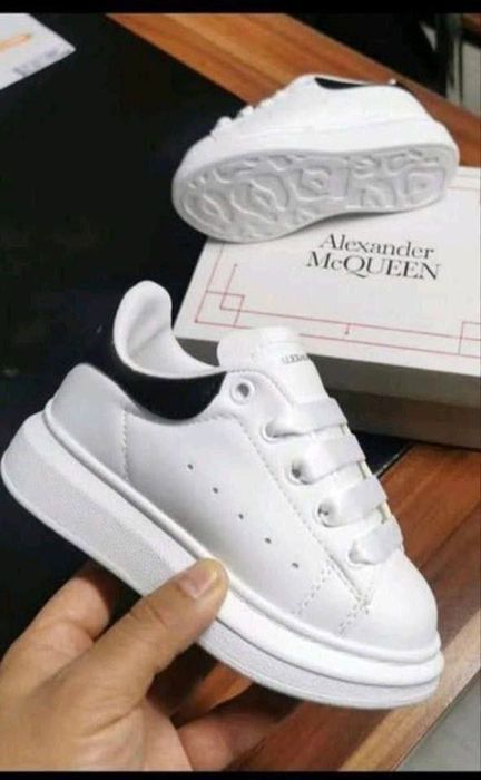 Adidași adulți și copii