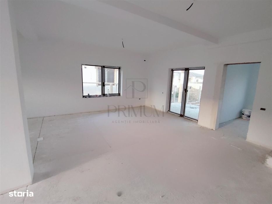 Duplex 5 camere - dormitor la parter - canalizare