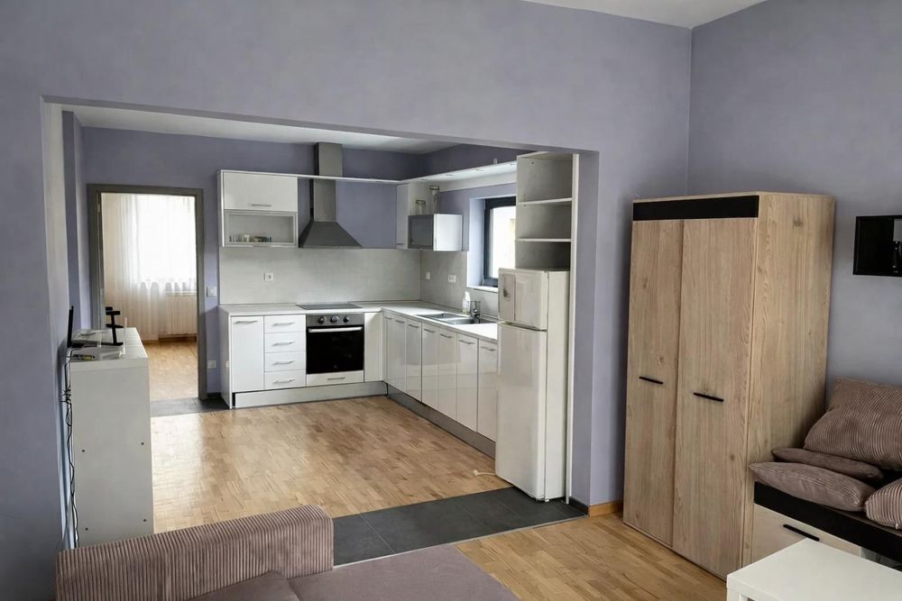 Дава се под наем Тристаен апартамент в София, Център - 90 кв.м за 850 € - Снимка #1