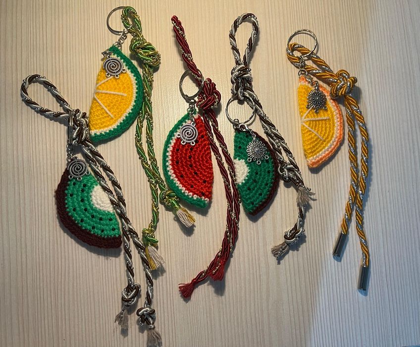 Брелки брелок вязанный ручная работа