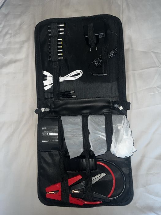 Vând kit pornire auto Einhell, ideal pentru situații de urgență.