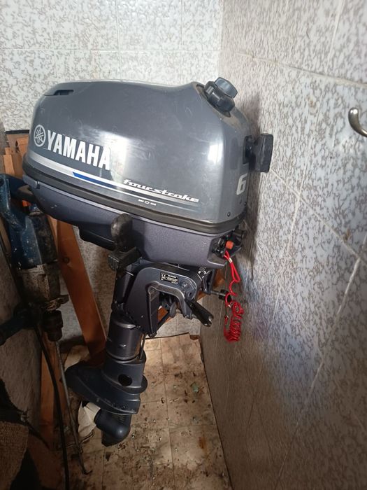 Извънбордов двигател Yamaha F6