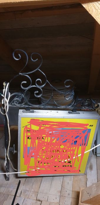 Reclama luminoasa stradala, cadru din fier forjat