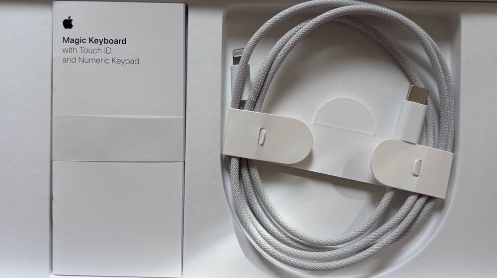 Продам клавиатуру Apple